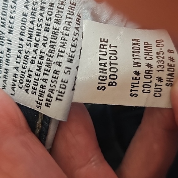 Hudson Signature bootcut jeans size 28 - Picture 9 of 16